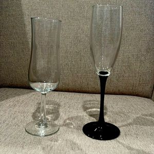 2 Champagne glasses